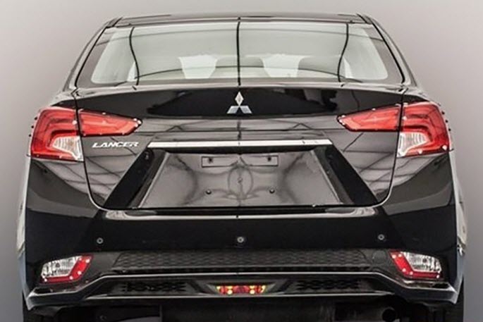 Mitsubishi-Lancer-2017